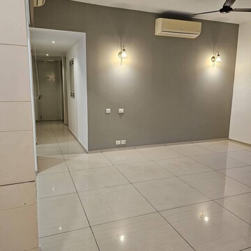 Room in 4 BHK Apartment at Ireo Skyon, Sector 60 – for Rent