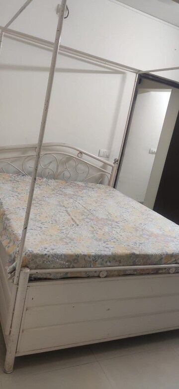 1 BHK Apartment For Rent in The Wadhwa Solitaire, Kolshet Road