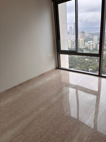 Room in 2 BHK Apartment at Lodha The Park, Worli – for Rent