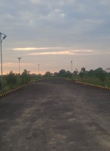  Plot For Sale in Gaur Yamuna City