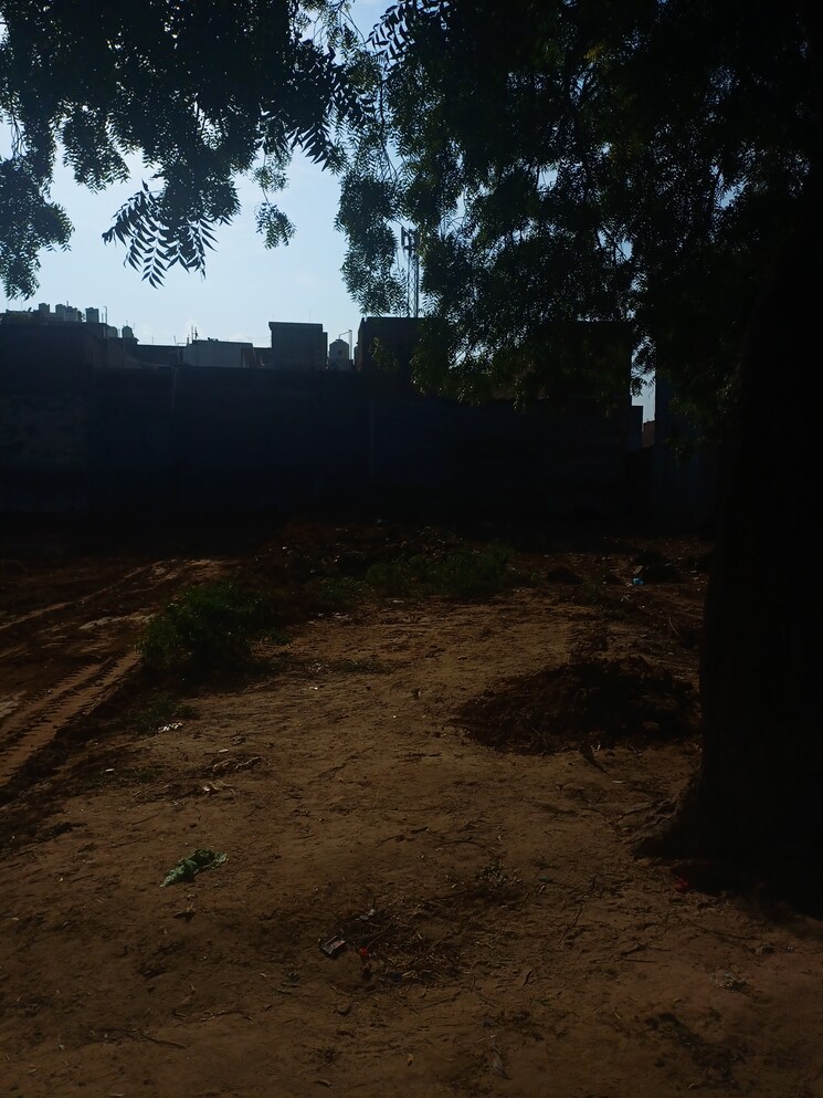 undefined, dheeraj nagar  152 Sq.Yd. Plot In Dheeraj Nagar Faridabad 9183264