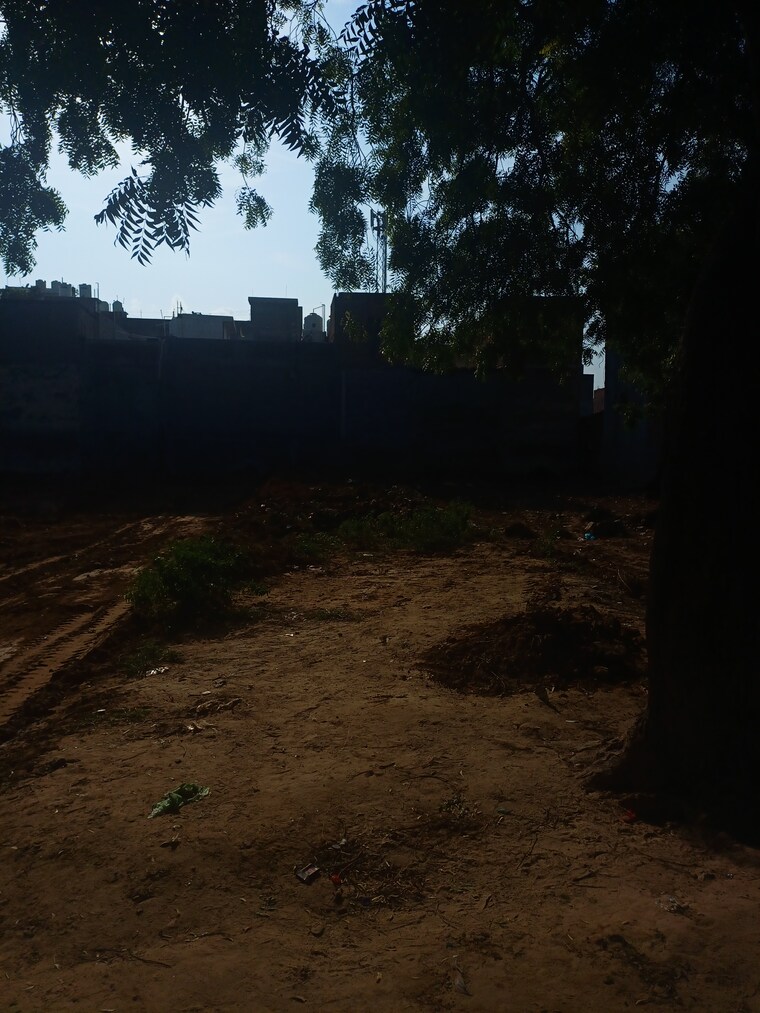 undefined, dheeraj nagar  152 Sq.Yd. Plot In Dheeraj Nagar Faridabad 9183264