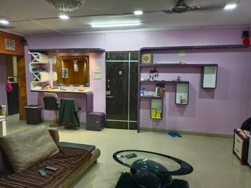 Team Area in 2 BHK Apartment at Lower Parel – for Rent