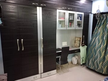 Team Area in 2 BHK Apartment at Lower Parel – for Rent