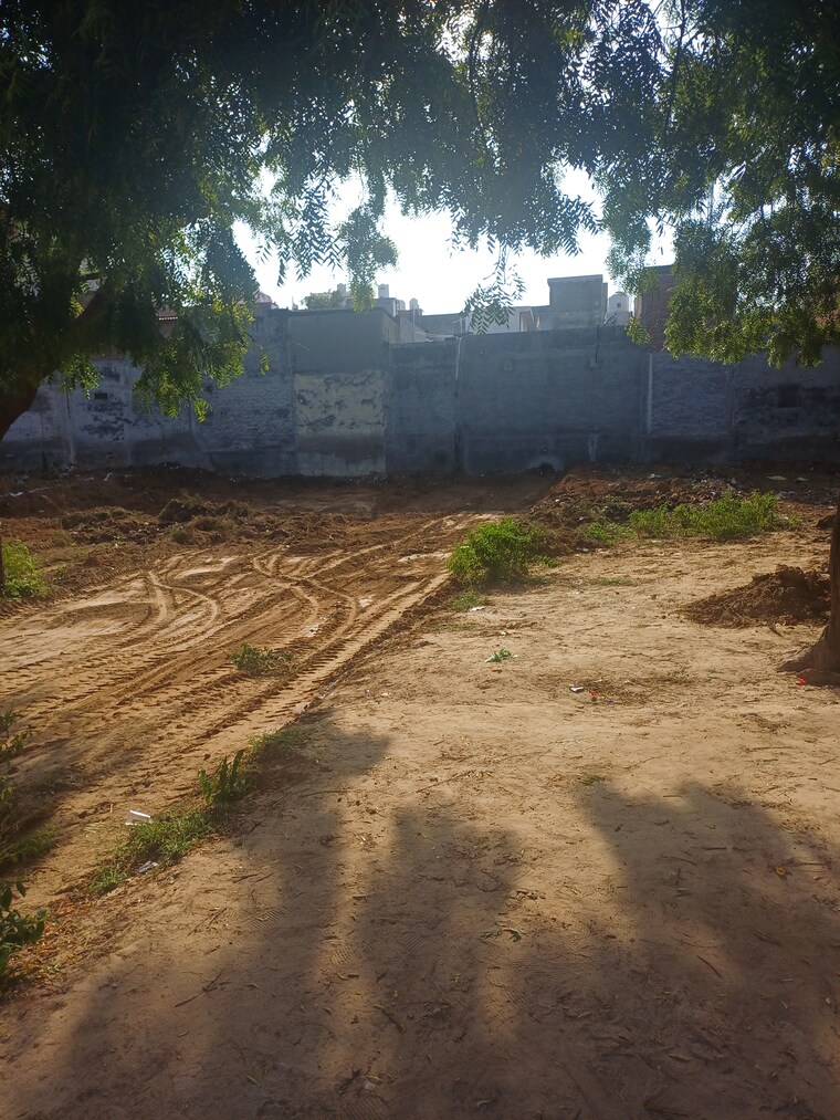 Garden, dheeraj nagar  152 Sq.Yd. Plot In Dheeraj Nagar Faridabad 9183264