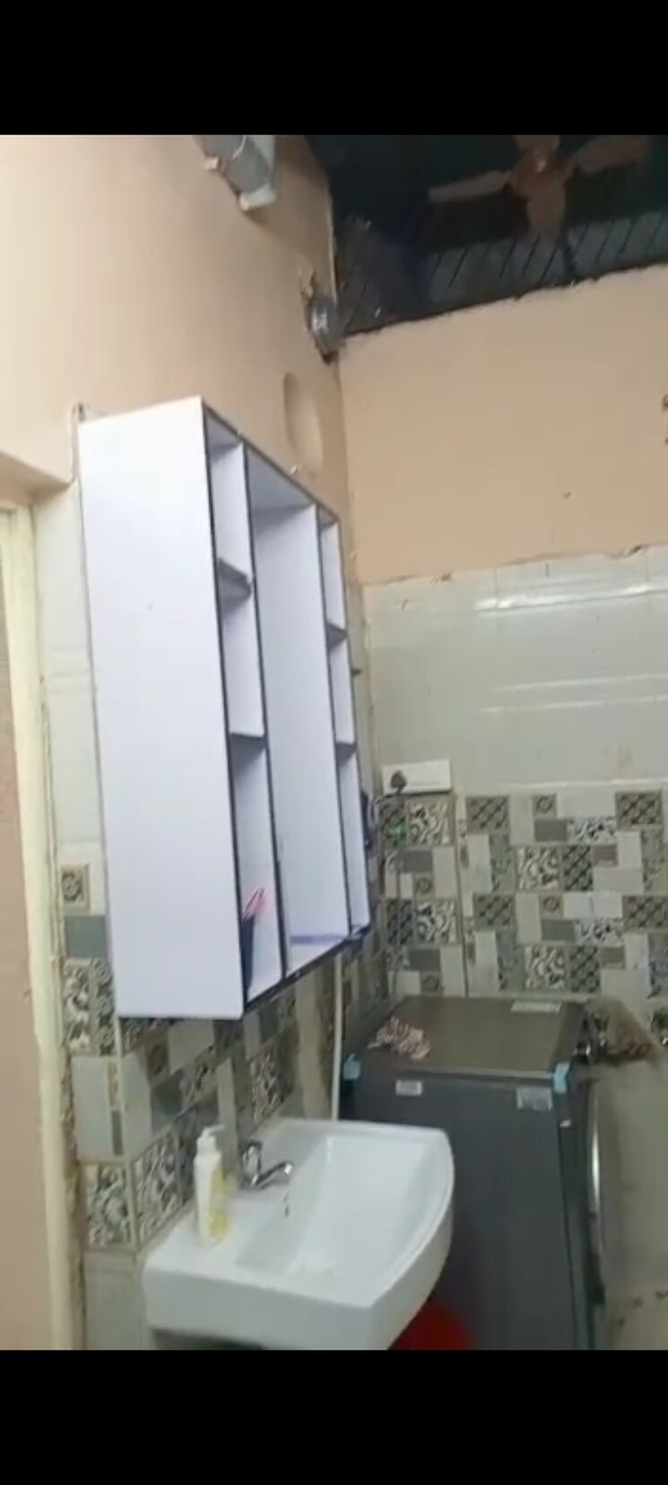 Team Area, sector 19 1.5 Bedroom 600 Sq.Ft. Independent House In Sector 19 Noida 9183324