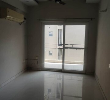Room in 3 BHK Apartment at Motiaz Royal Citi, Ambala Highway – for Rent