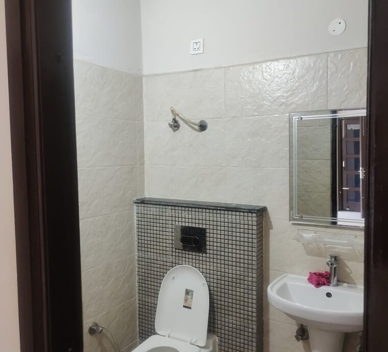 Bathroom, motiaz-royal-citi 3 Bedroom 1460 Sq.Ft. Apartment In Ambala Highway Zirakpur 9183299