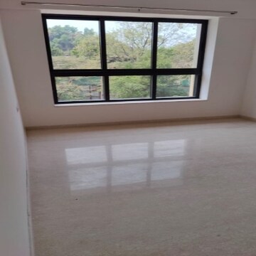 Room in 2 BHK Apartment at Shapoorji Pallonji Vicinia, Powai – for Rent