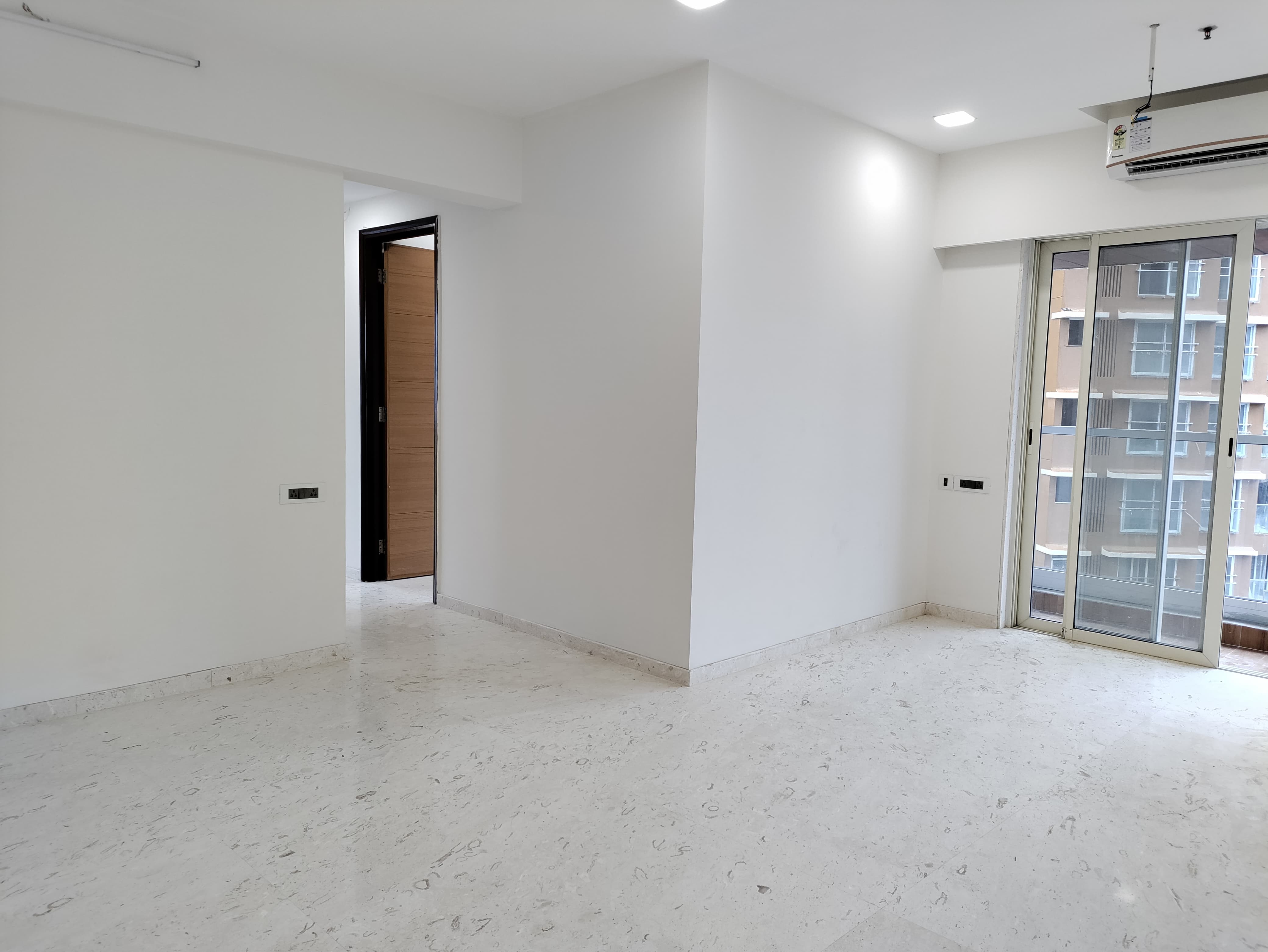 3 BHK + Pooja Room,Servant Room Apartment For Rent in Ekta Tripolis