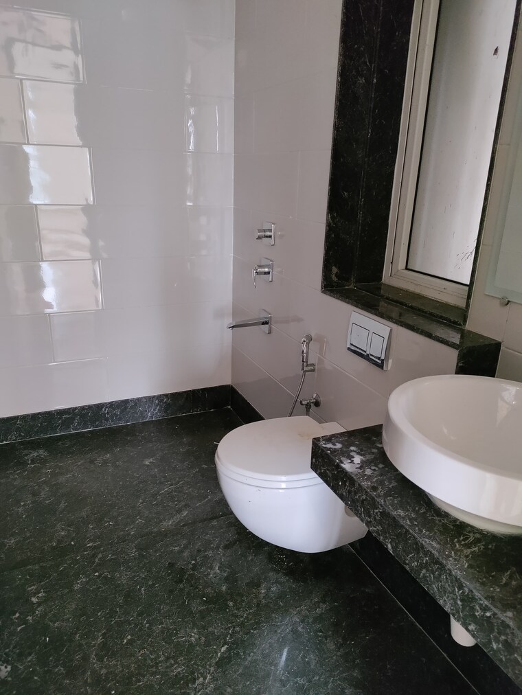 Bathroom, ekta-tripolis 3 Bedroom 1100 Sq.Ft. Apartment In Goregaon West Mumbai 9183326