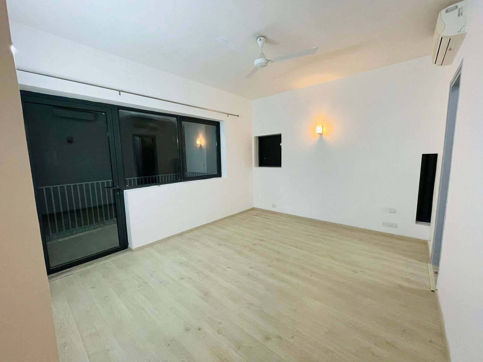 4 BHK + Servant Room Apartment For Rent in Ireo Skyon