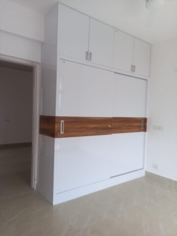 Room in 4 BHK Apartment at NBCC Heights, Sector 89 – for Rent