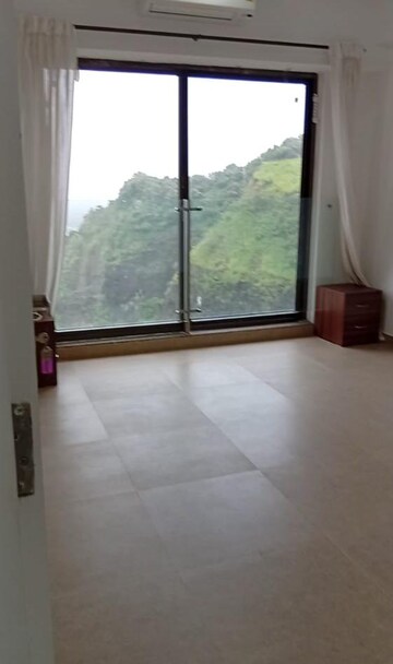 Room in 3 BHK Apartment at Kanakia Silicon Valley, Powai – for Rent