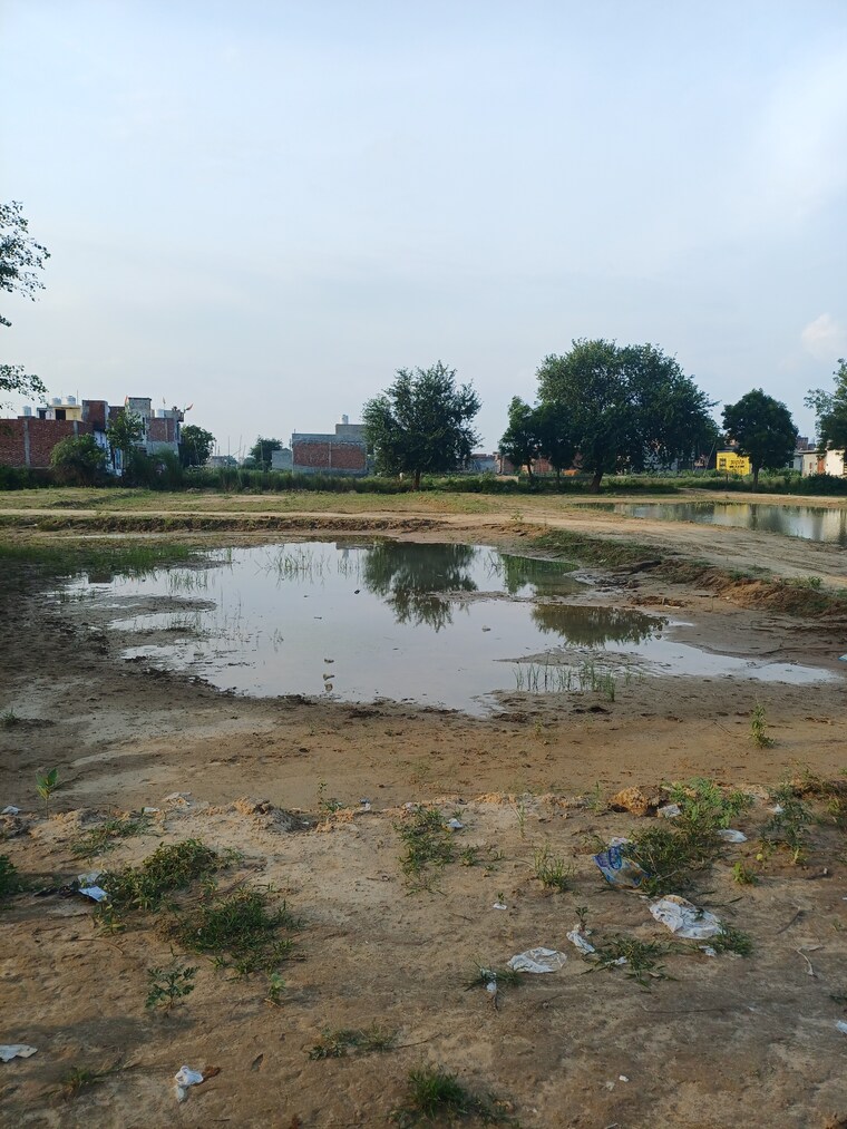 Garden, bhopani  60 Sq.Yd. Plot In Bhopani Faridabad 9183384