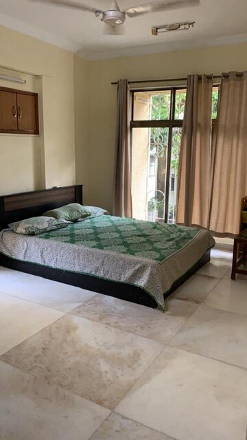 Bedroom in 2 BHK Apartment at Bandra West – for Rent