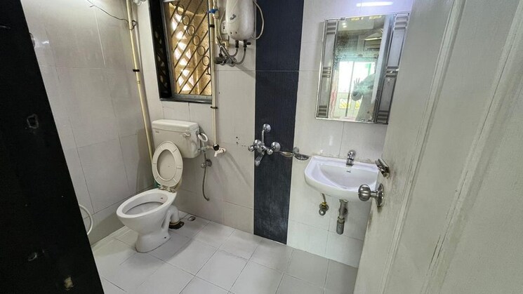 Bathroom, ramchandra-nivas 2.5 Bedroom 900 Sq.Ft. Apartment In Kopar Khairane Navi Mumbai 9183441