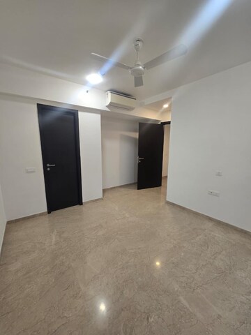 Room in 2 BHK Apartment at Hiranandani Atlantis, Powai – for Rent