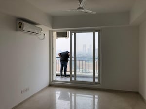Room in 2 BHK Apartment at Umang Winter Hills, Sector 77 – for Sale