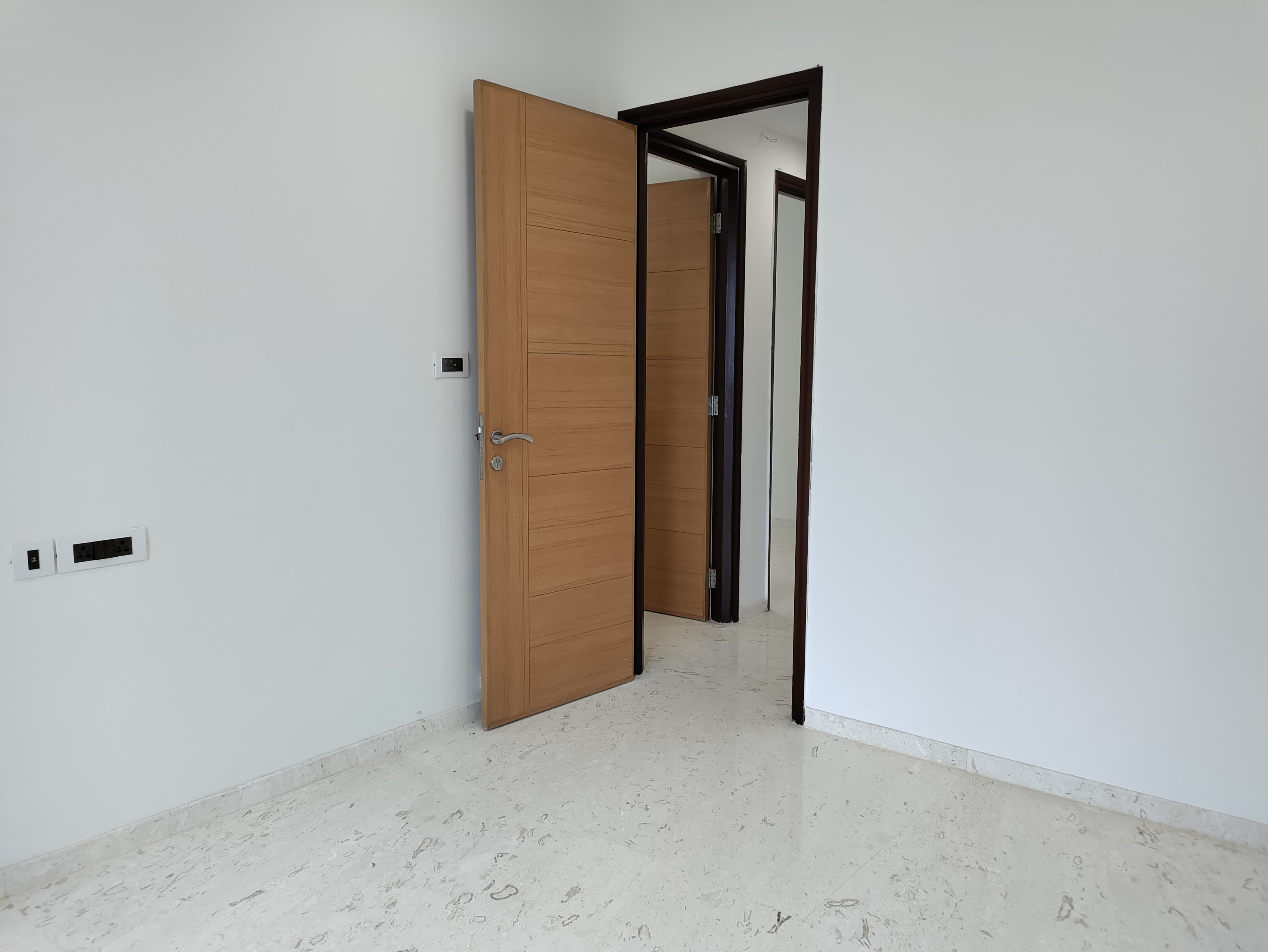 2.5 BHK + Pooja Room,Servant Room Apartment For Rent in Ekta Tripolis