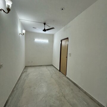 Room in 2 BHK Builder Floor at Ansal Plaza Sector-23, Carterpuri Village – for Rent