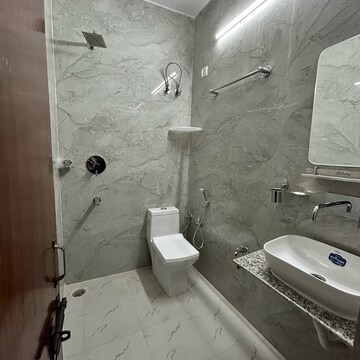 Bathroom in 2 BHK Builder Floor at Ansal Plaza Sector-23, Carterpuri Village – for Rent