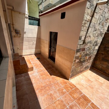 Kitchen in 2 BHK Builder Floor at Ansal Plaza Sector-23, Carterpuri Village – for Rent