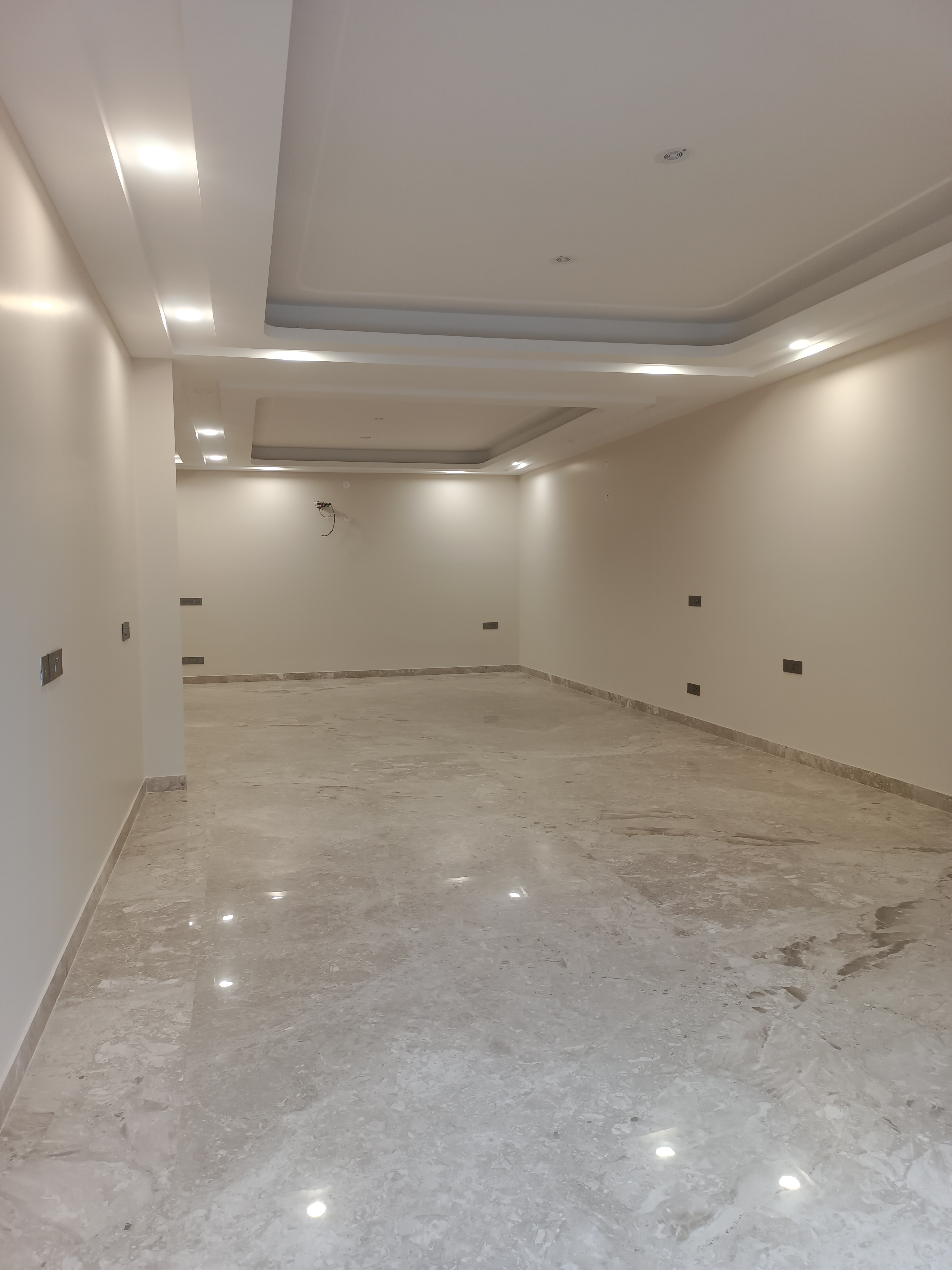 4 BHK + Pooja Room,Servant Room,Study Room,Extra Room Builder Floor For Rent in Green Fields Colony