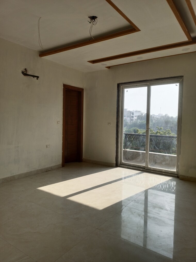Room, green fields colony 4 Bedroom 300 Sq.Yd. Builder Floor In Green Fields Colony Faridabad 9183602