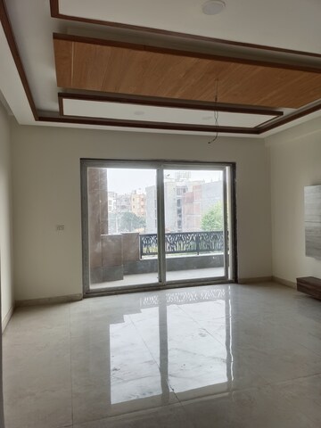 Room in 4 BHK Builder Floor at Green Fields Colony – for Rent