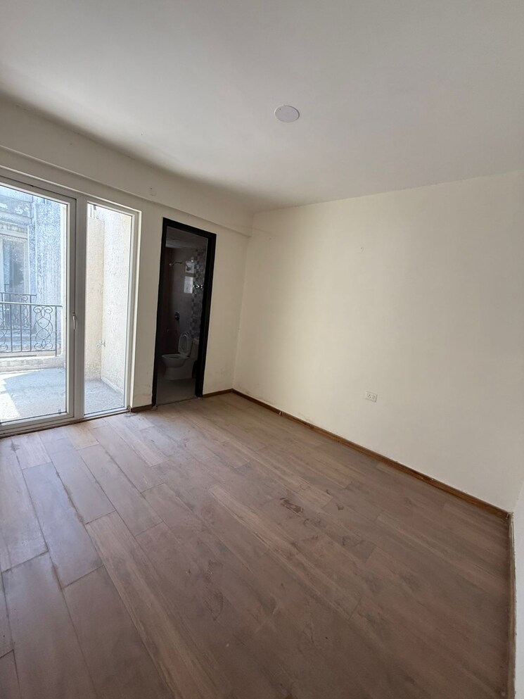 Room, signature-global-park-4-and-5 3 Bedroom 1120 Sq.Ft. Builder Floor In Sohna Sector 36 Gurgaon 9183769