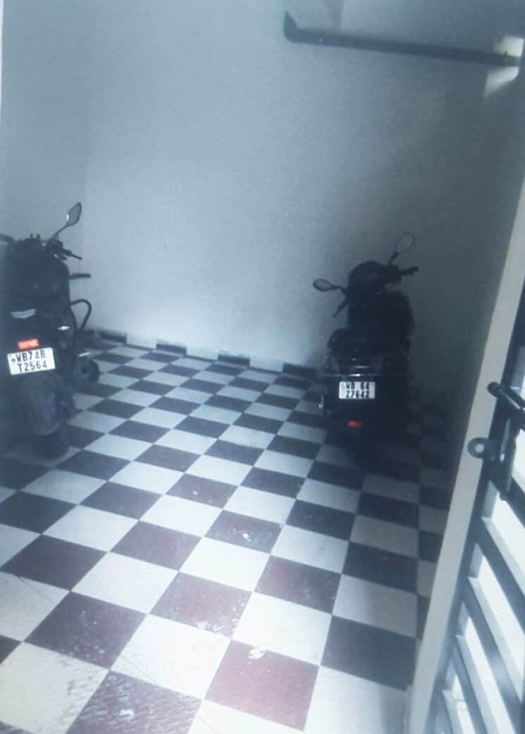  Parking, hakim para 2 Bedroom 750 Sq.Ft. Apartment In Hakim Para Siliguri 9183654