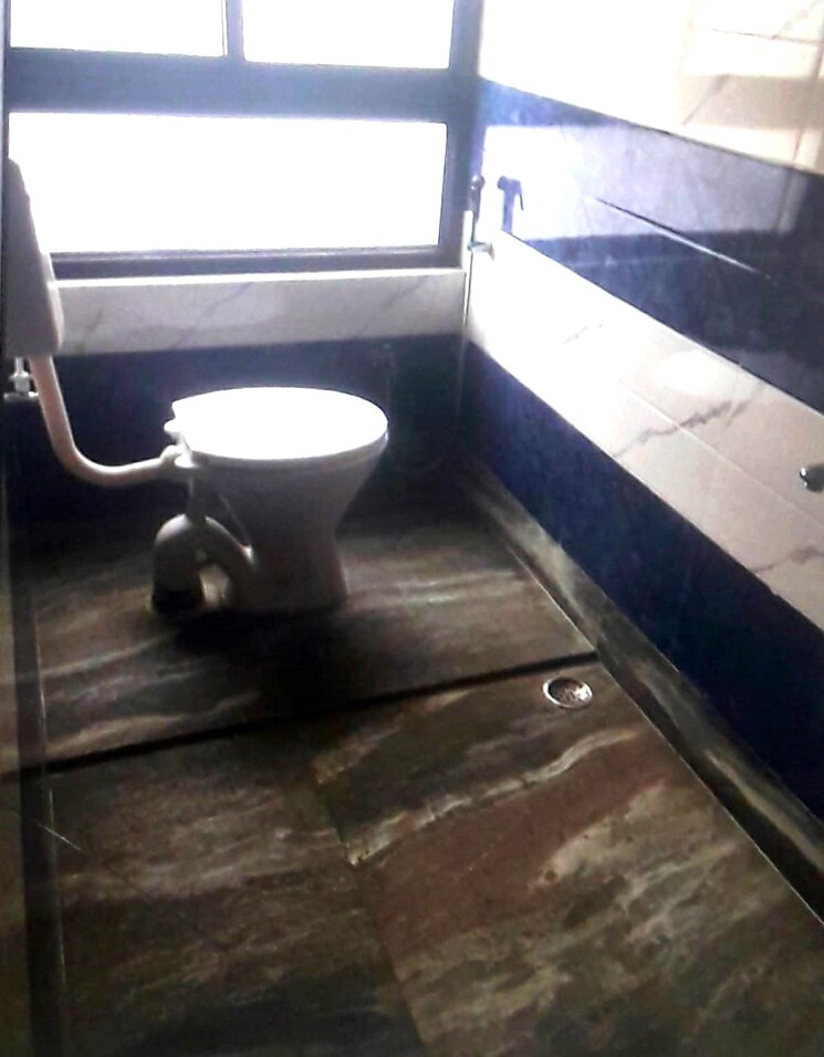 Attached Bathroom, hakim para 2 Bedroom 750 Sq.Ft. Apartment In Hakim Para Siliguri 9183654