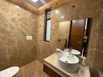 Furnished Amenities in 4 BHK Builder Floor at Greater Kailash I – for Rent