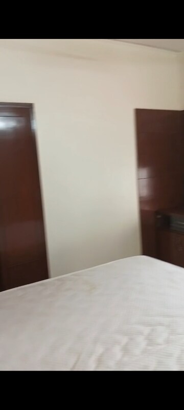Room in 3 BHK Apartment at Tata Glendale, Vasant Vihar – for Rent