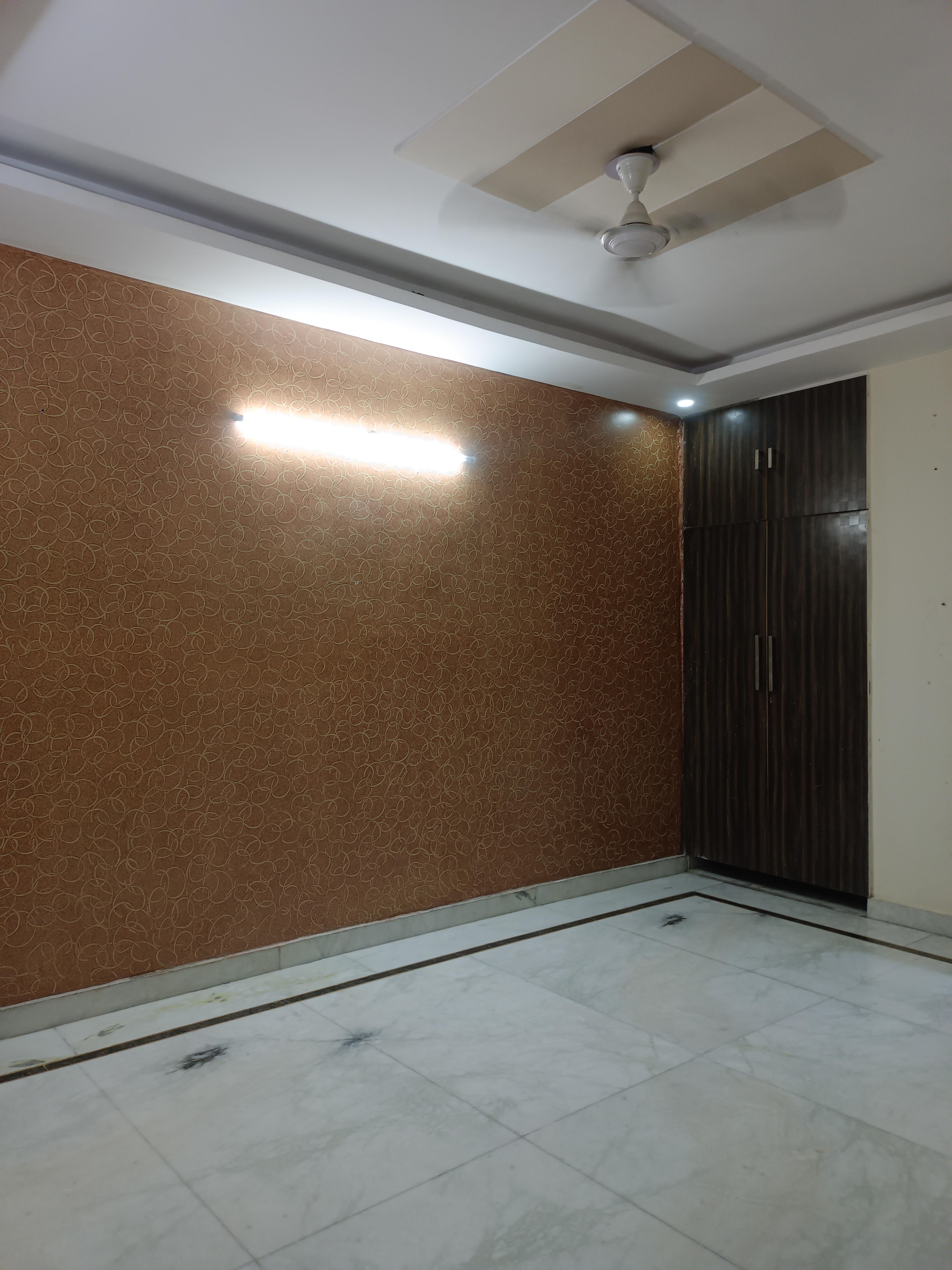 3 BHK + Pooja Room,Servant Room,Study Room,Extra Room Builder Floor For Rent in Green Fields Colony