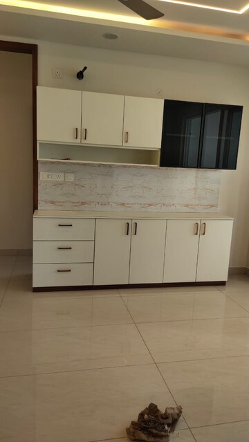 Furnished Amenities in 3 BHK Apartment at Prestige Beverly Hills, Kokapet – for Rent