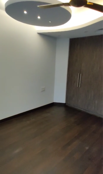 Room in 5 BHK Builder Floor at Dlf City Phase 3 – for Rent