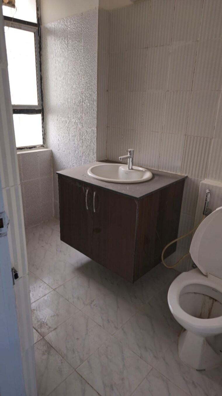 Bathroom, emaar-the-enclave 3.5 Bedroom 1895 Sq.Ft. Apartment In Sector 66 Gurgaon 9183711