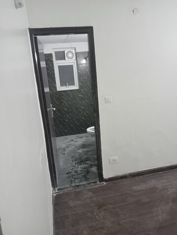 Room in 2 BHK Apartment at BPTP Discovery Park, Sector 80 – for Rent