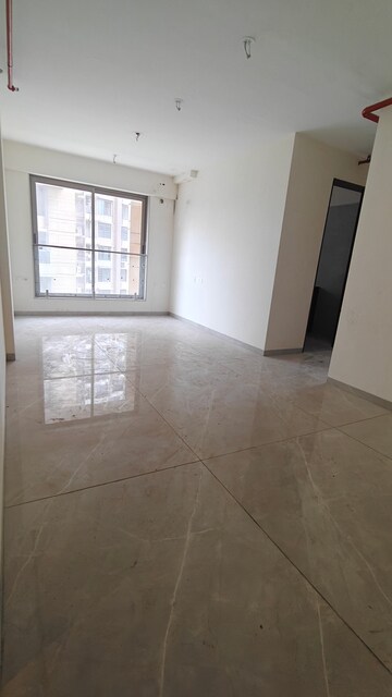 Room in 2 BHK Apartment at Vaibhavlaxmi Queens Avenue, Chembur – for Rent