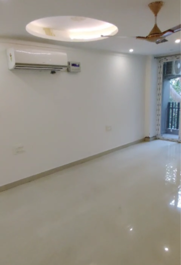 Room in 5 BHK Builder Floor at Dlf City Phase 3 – for Rent