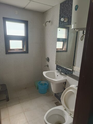 Bathroom in 3 BHK Builder Floor at Omaxe Silver Birch, North Mullanpur – for Rent