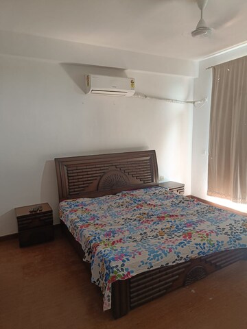 Bedroom in 3 BHK Builder Floor at Omaxe Silver Birch, North Mullanpur – for Rent