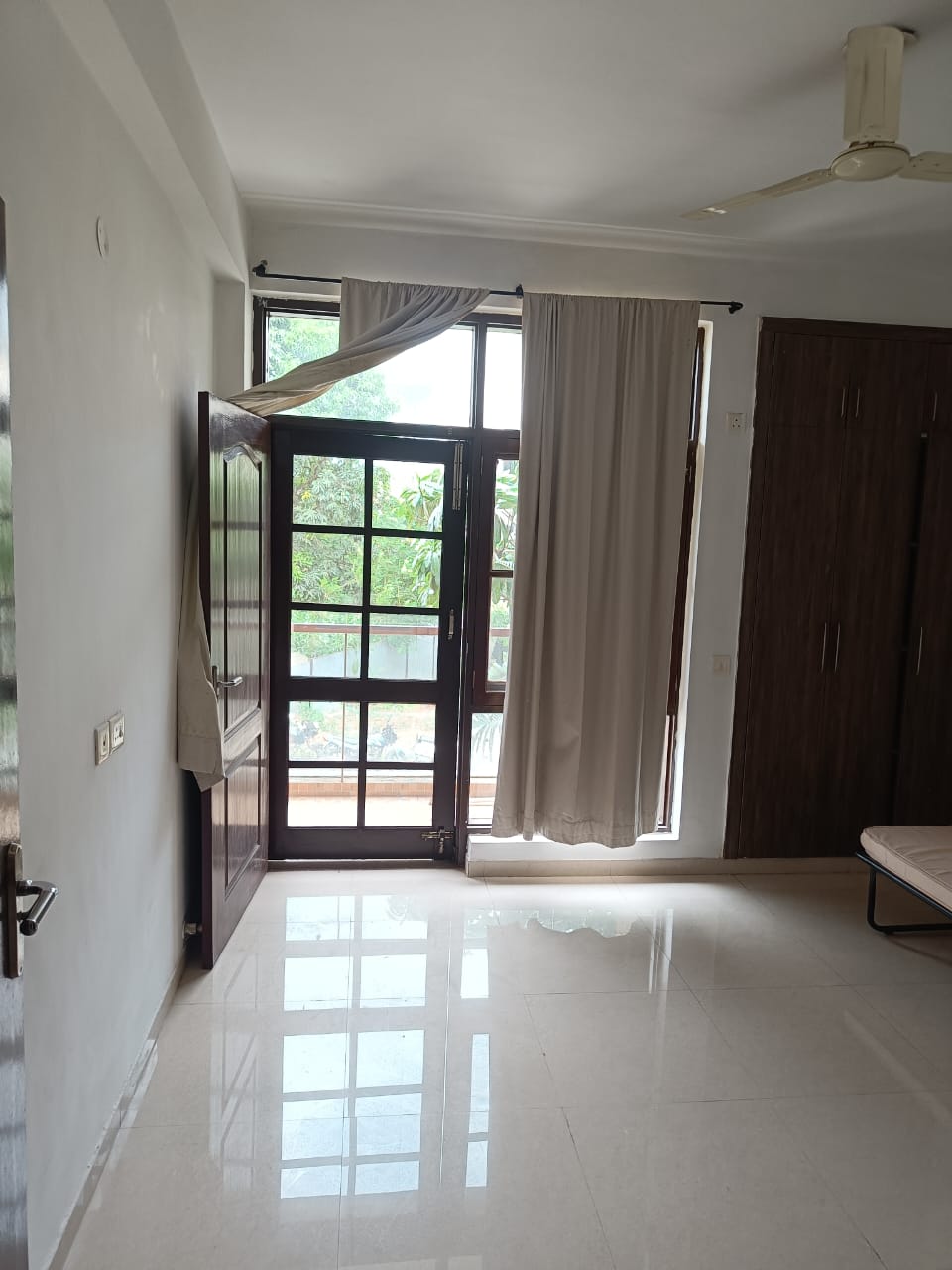 3 BHK + Extra Room 1640 Sq.Ft. Builder Floor in Omaxe Silver Birch