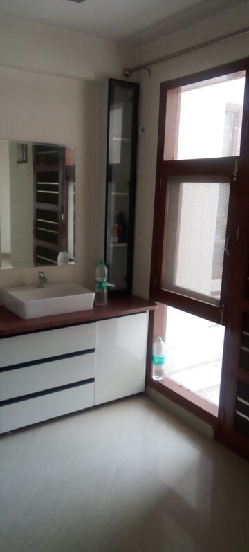 3.5 BHK Apartment For Rent in Apex Green, Sector 8