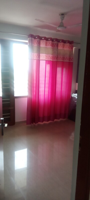 Living Room in 3.5 BHK Apartment at Apex Green, Sector 8 – for Rent