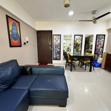 Living Room in 2 BHK Apartment at Lokhandwala Complex, Lokhandwala Complex – for Rent