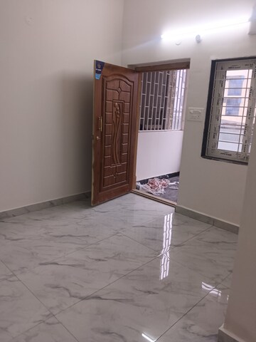 Room in 2 BHK Apartment at Manikonda – for Rent