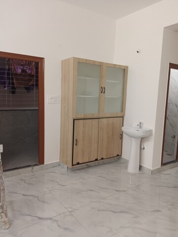 Room in 2 BHK Apartment at Manikonda – for Rent